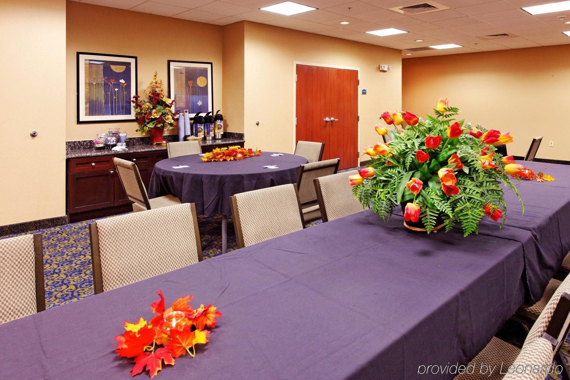 Holiday Inn Express & Suites Cookeville By Ihg Удобства фото